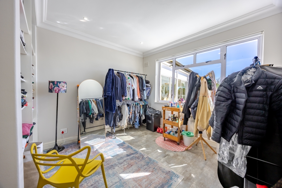 5 Bedroom Property for Sale in Milnerton Central Western Cape